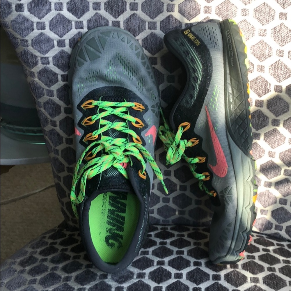 Nike zoom Kiger 2 sneakers size 9.5